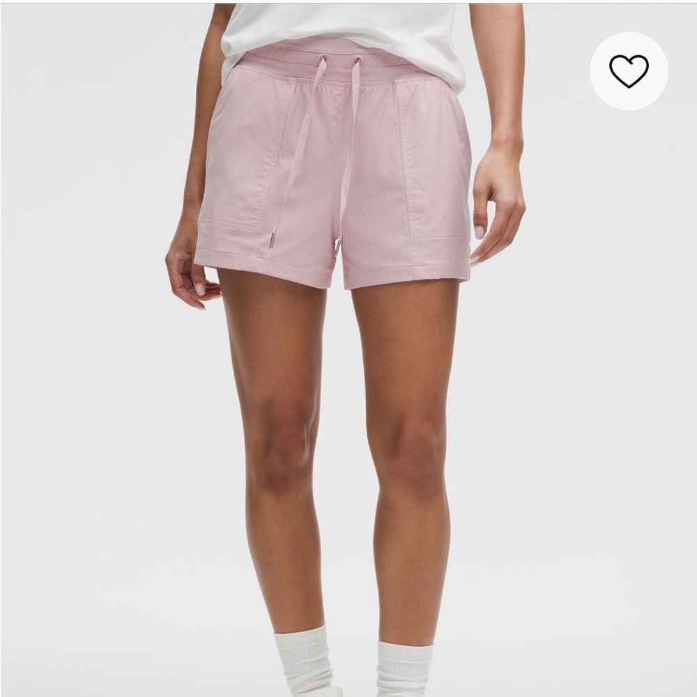Lululemon Dance Studio High-Rise Short 3.5"  Size 14